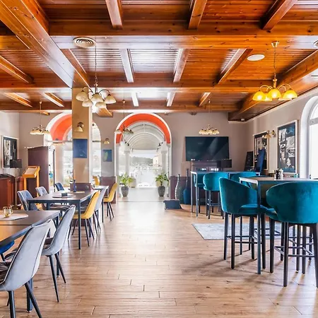 Πανσιόν Arcadium *